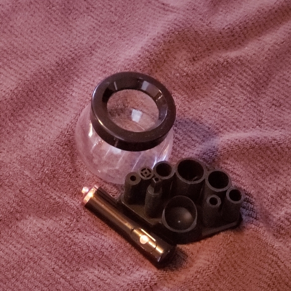 Makeup brush cleaner - Picture 3 of 3